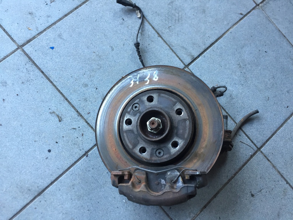 фото №1, Renault megane iii coupe поворотный кулак перед 1.5 dci