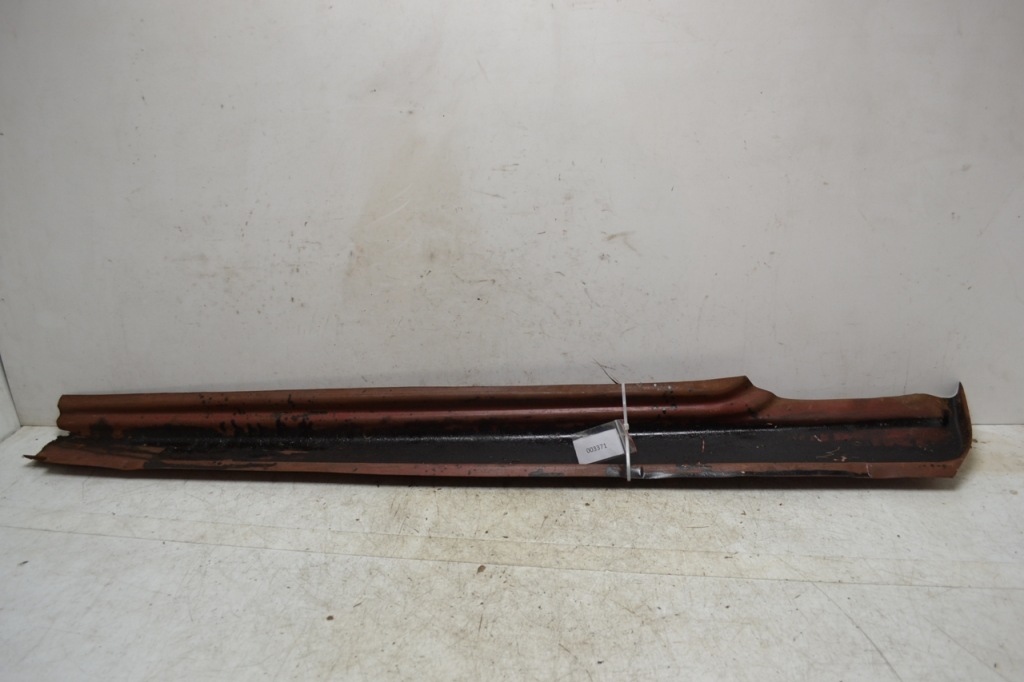 Fiat 126p порог правый  наружный часть задняя в Украине