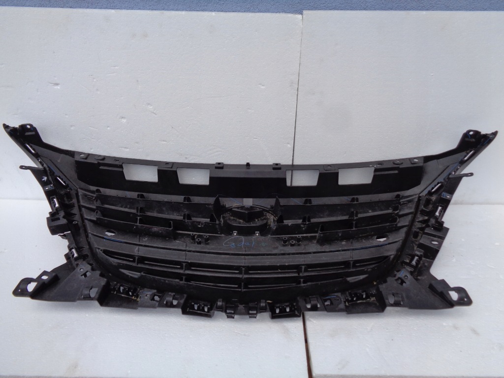 фото №4, Mazda 3 решётка радиатора решётка радиатора bje1-50712 лак оригинал