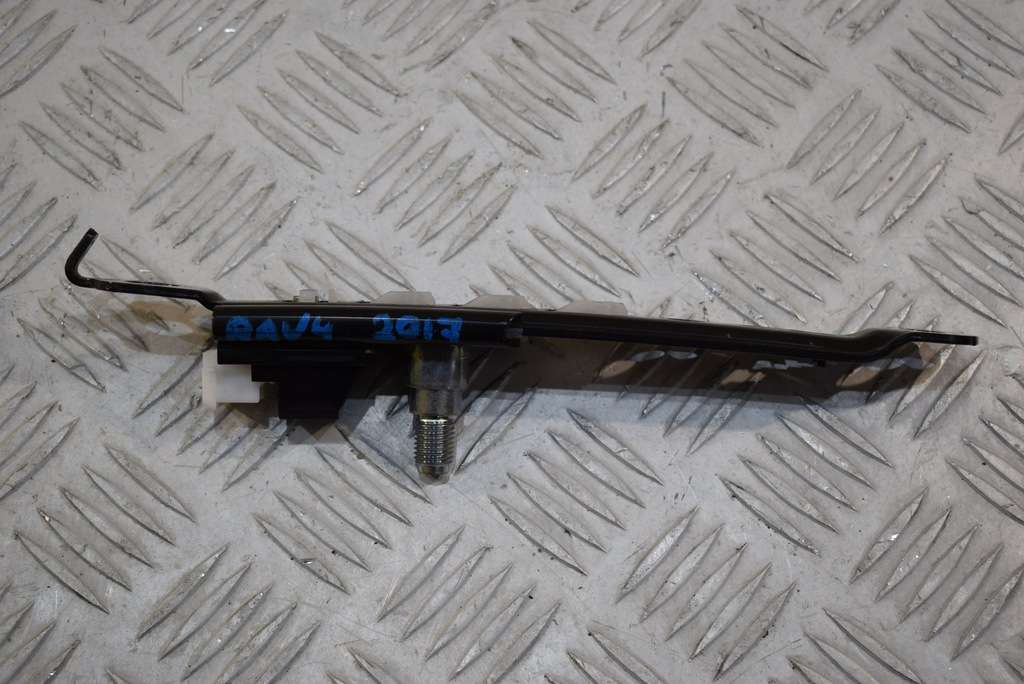 фото №1, Регулювання ременів безпеки rav4 iv 4 lift