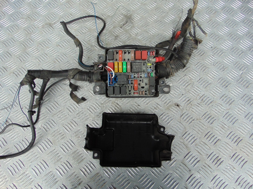 фото №1, Fiat 500l корпус коробка предохранителей