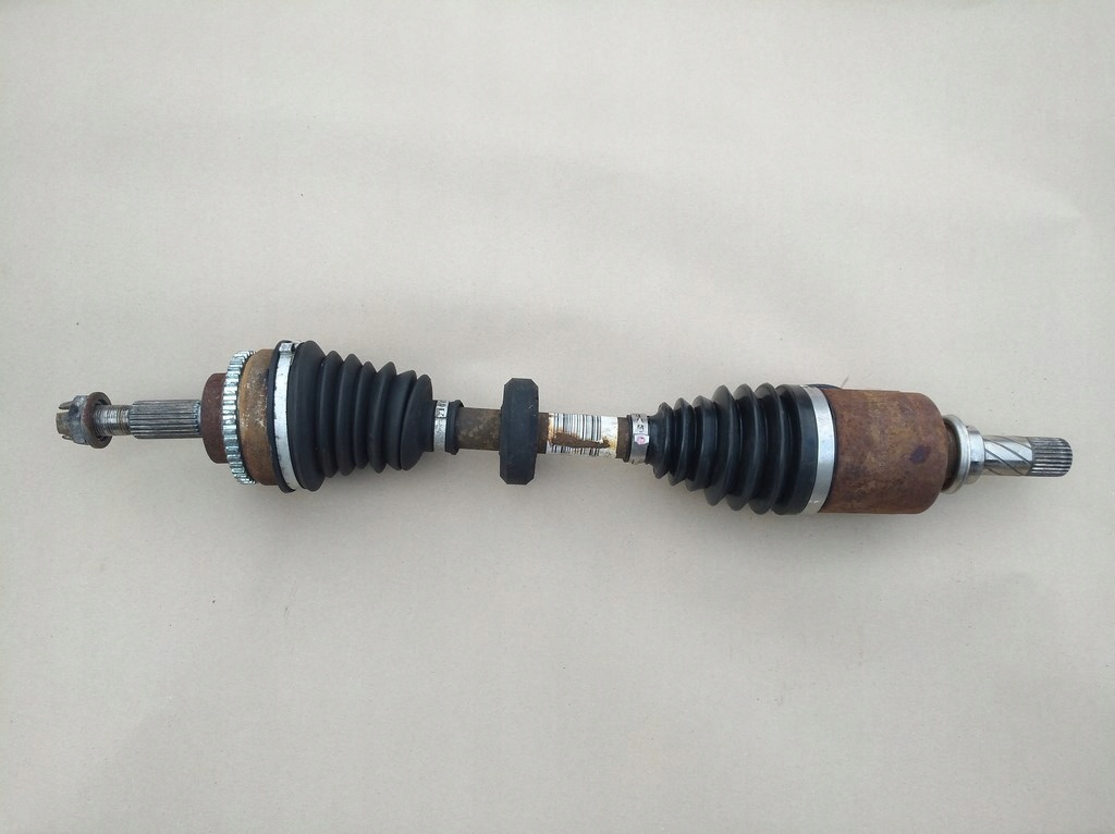 фото №1, Привідний вал шарнір ліва короткий clio kangoo 8200407659 1.5 dci