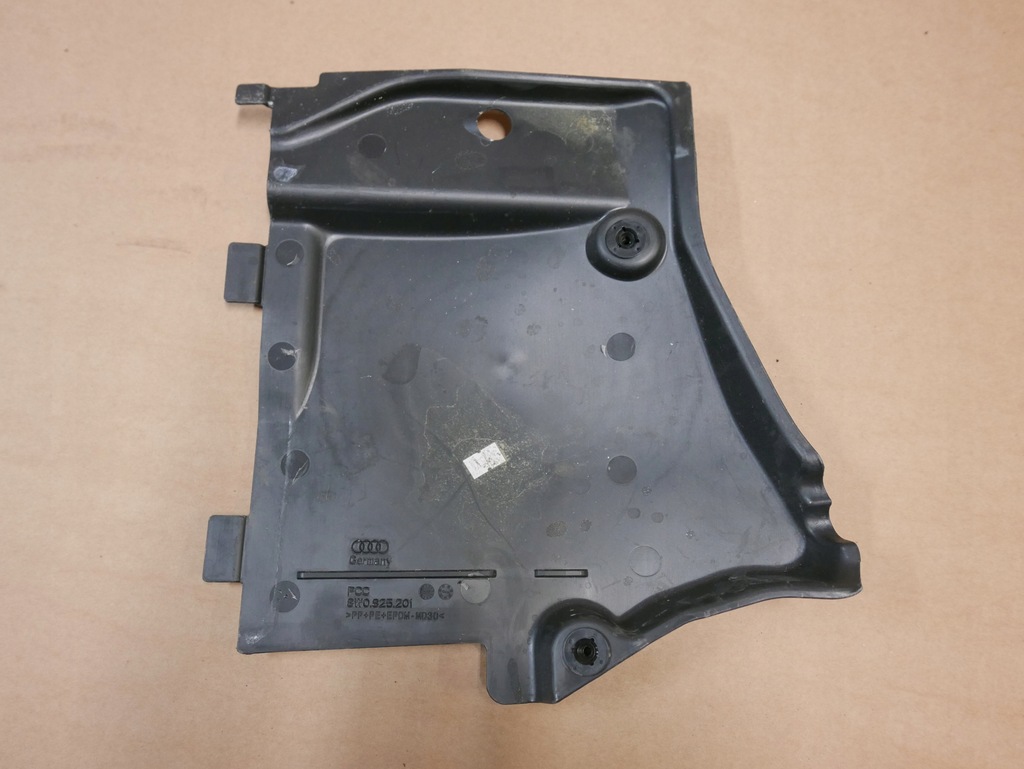 фото №1, Audi a4 a5 8w защита подвеска левая 8w0825201