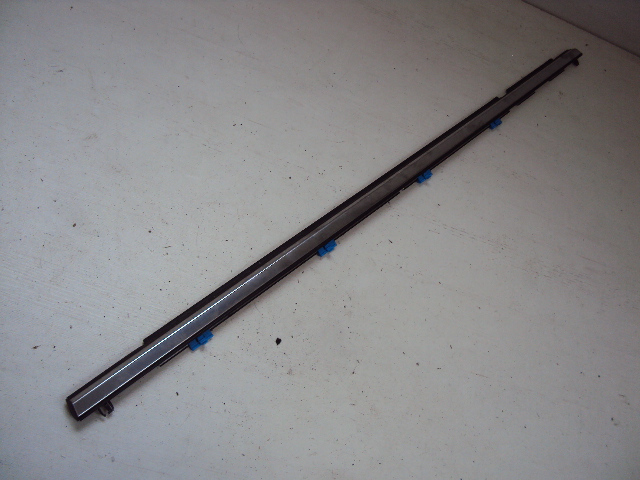 фото №1, Молдинг ущільнювач правий задня mazda 5 08- kombi
