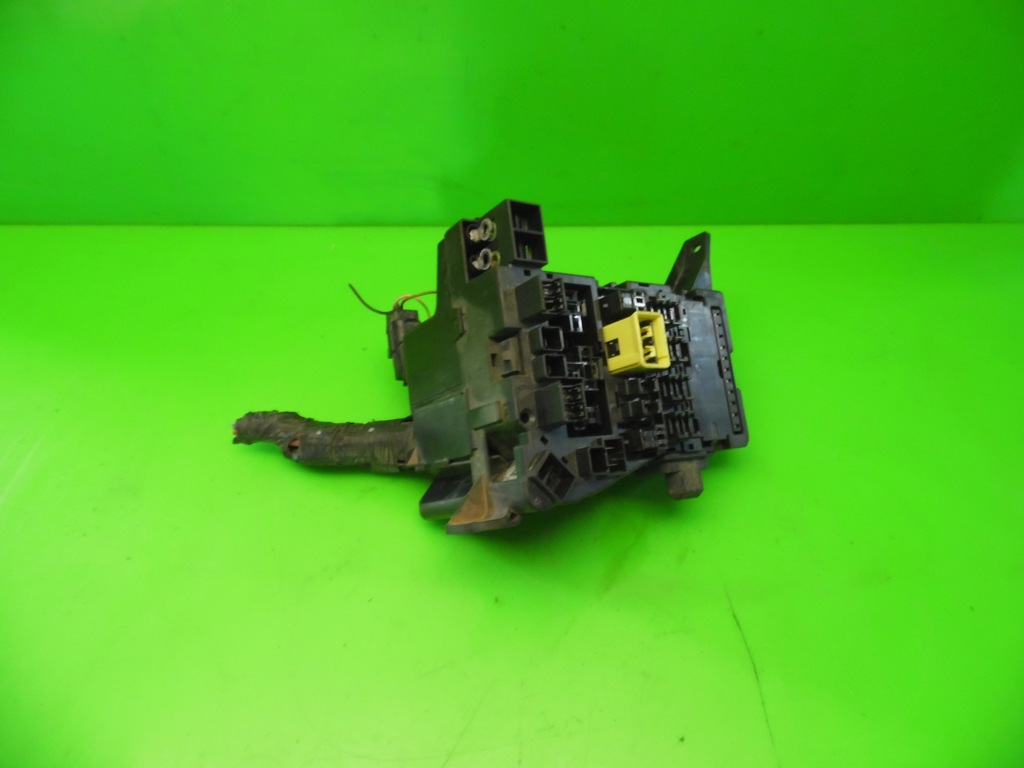 фото №8, Коробка запобіжників mitsubishi space runner ii