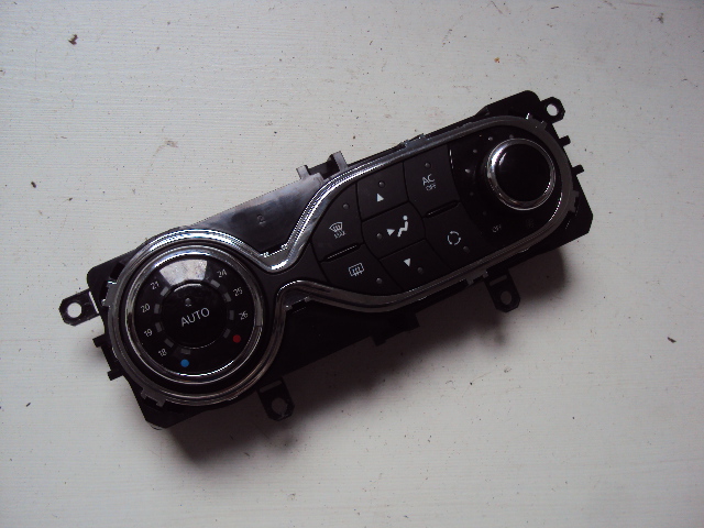 фото №2, Панель управление renault clio iv
