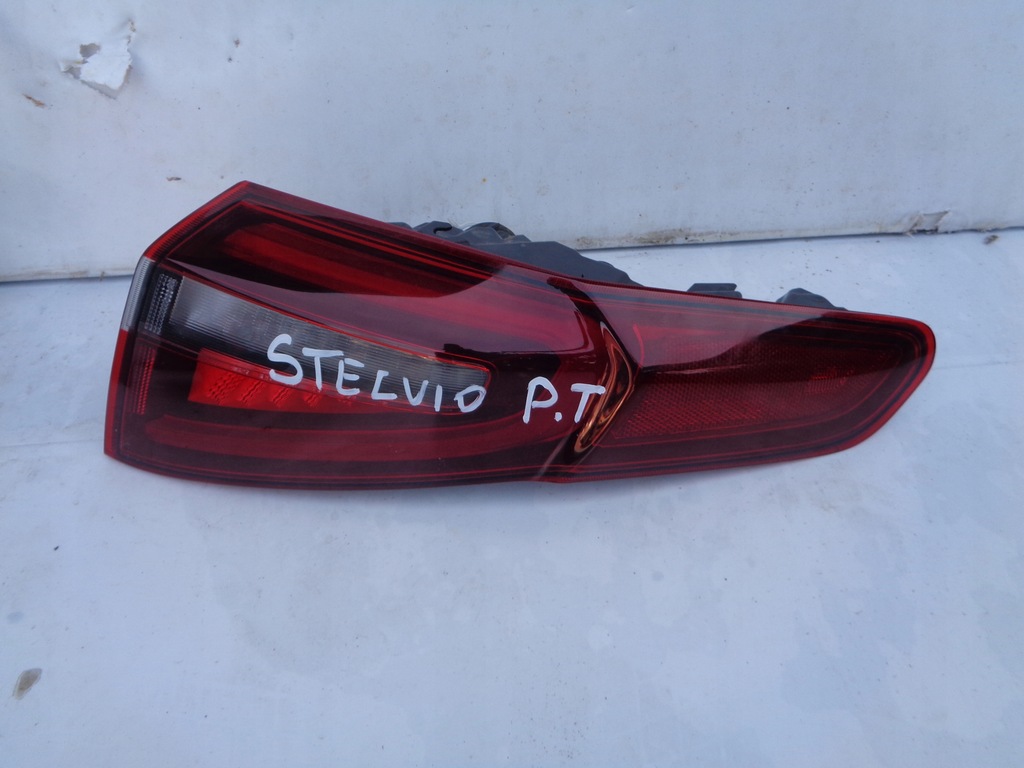 фото №1, Лампа задняя правая alfa stelvio