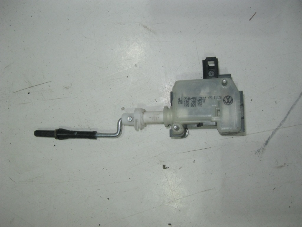 фото №1, Vw scirocco привод крышка топлива 1t0810773r