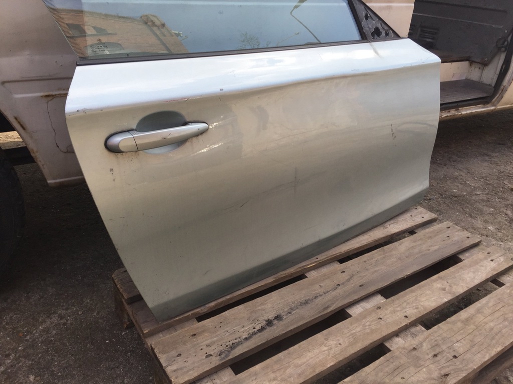 фото №3, Дверь правое bmw e81